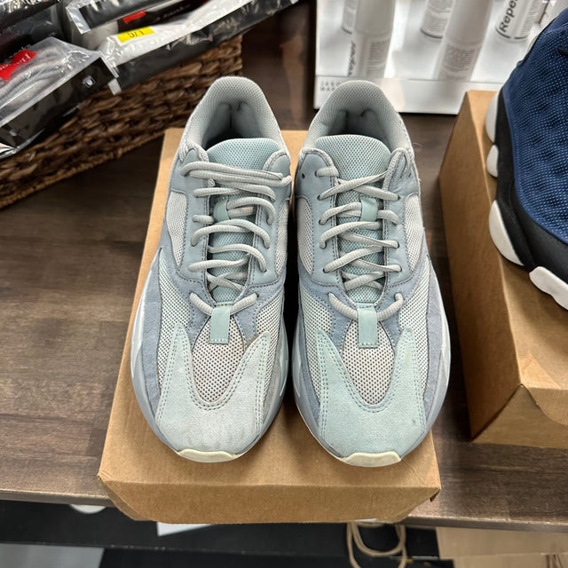 Inertia Yeezy 700 (USED,No Box)