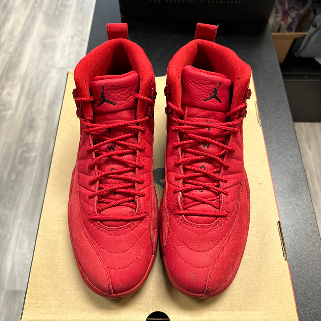 Gym Red Jordan 12 (USED)
