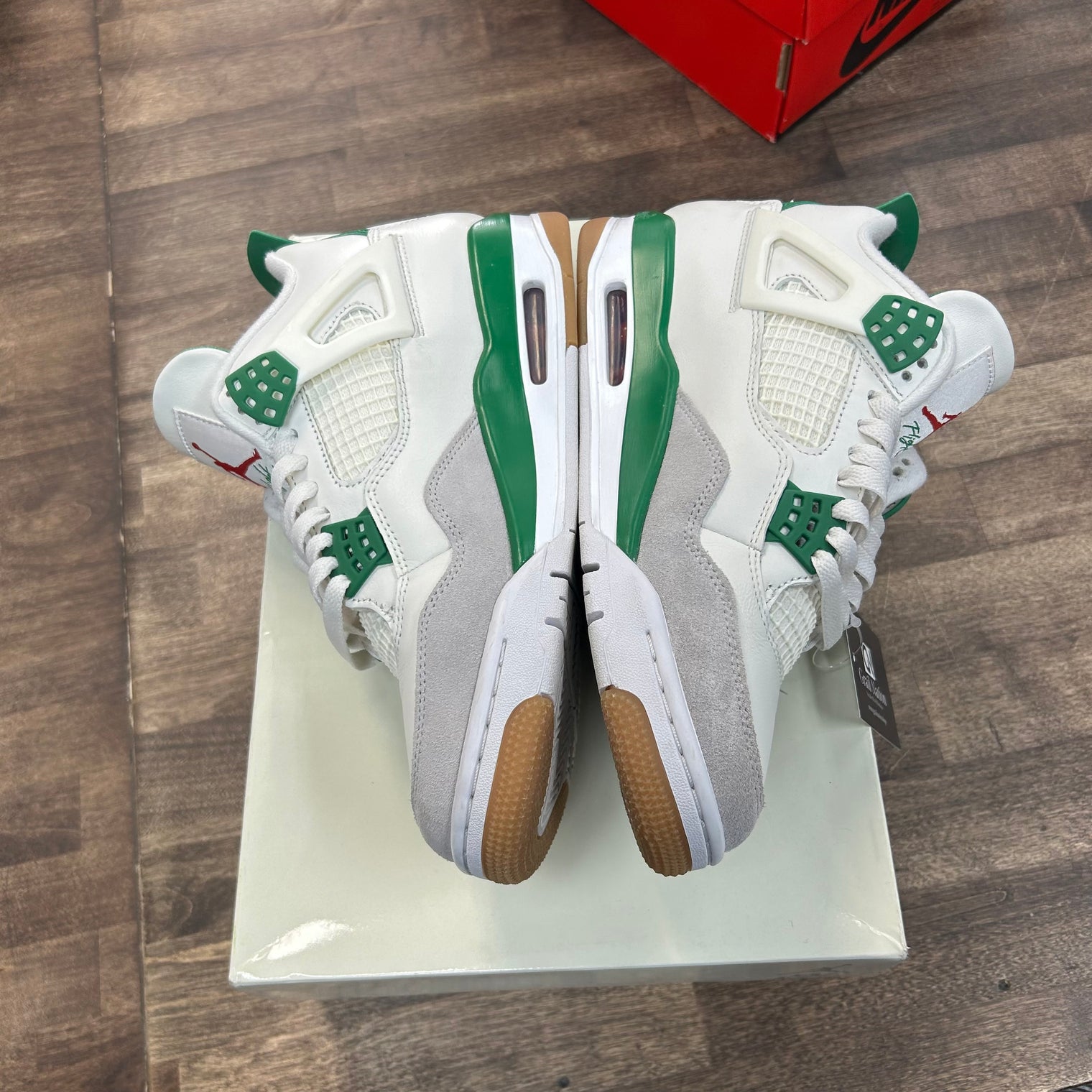 Pine Green SB Jordan 4 Retro (USED)
