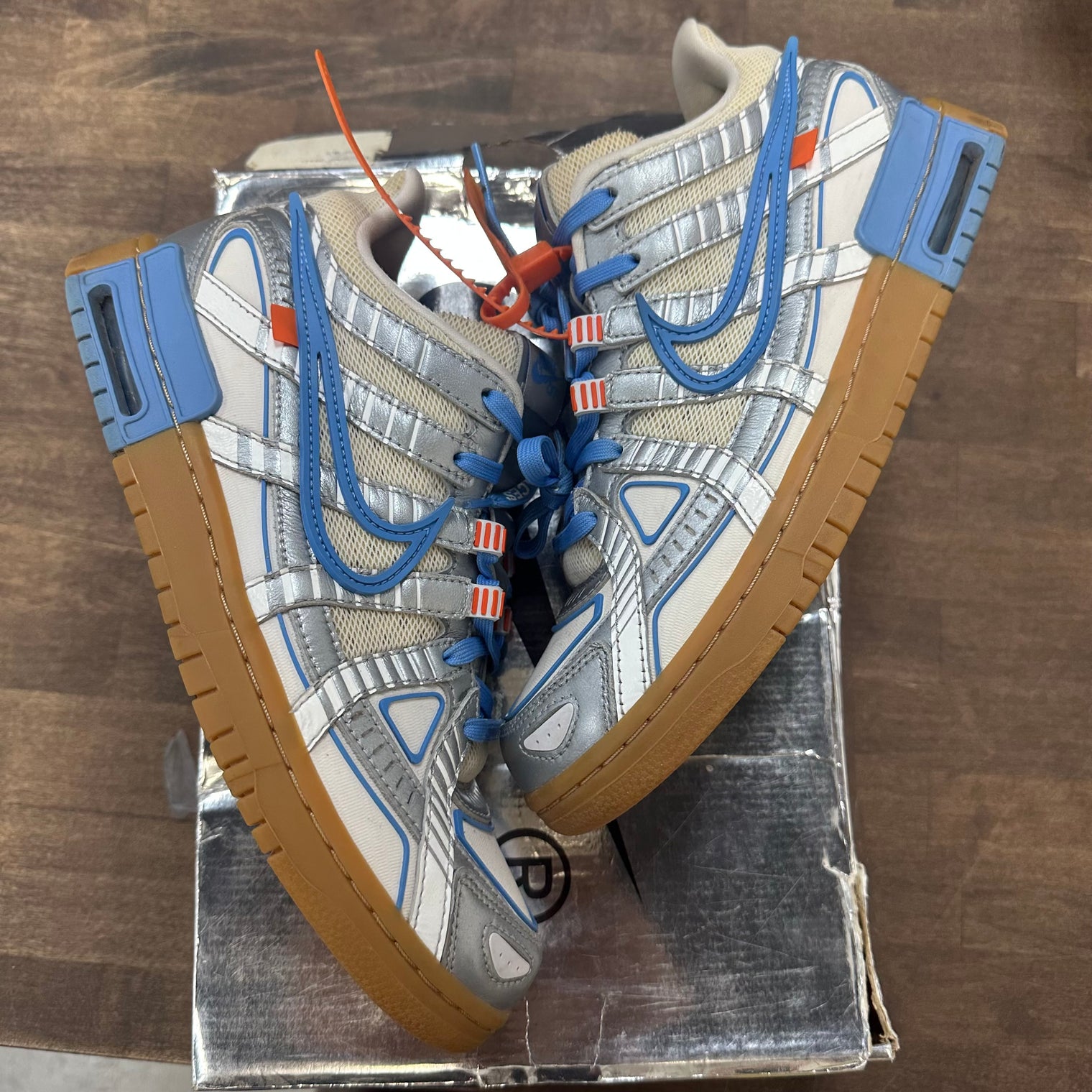 Off-White UNC Air Rubber Dunk Low (Used)