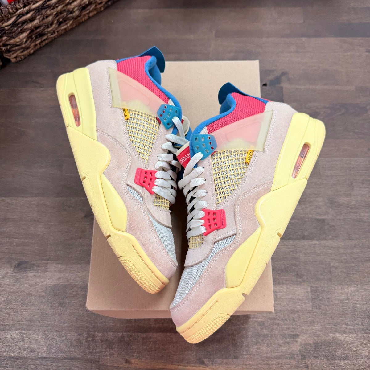 Jordan 4 Retro Union Guava Ice Size 10 (Pre-Owned) - Image 1
