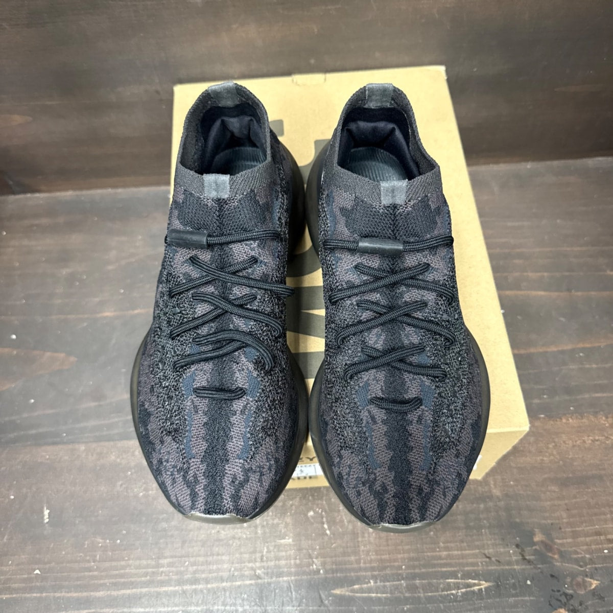 adidas Yeezy Boost 380 Onyx Size 7.5 (Pre-Owned) - back