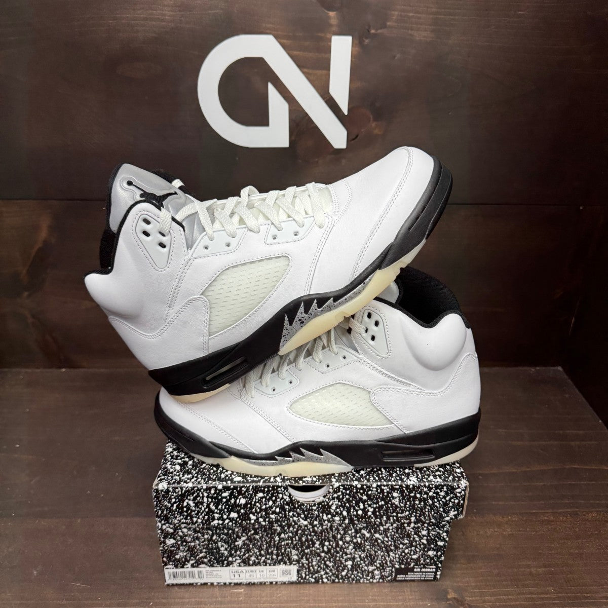 Jordan 5 Retro Reverse Metallic - Image 1