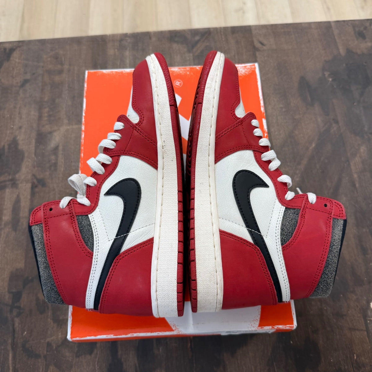 Jordan 1 Retro High OG Chicago Lost and Found - Image 4