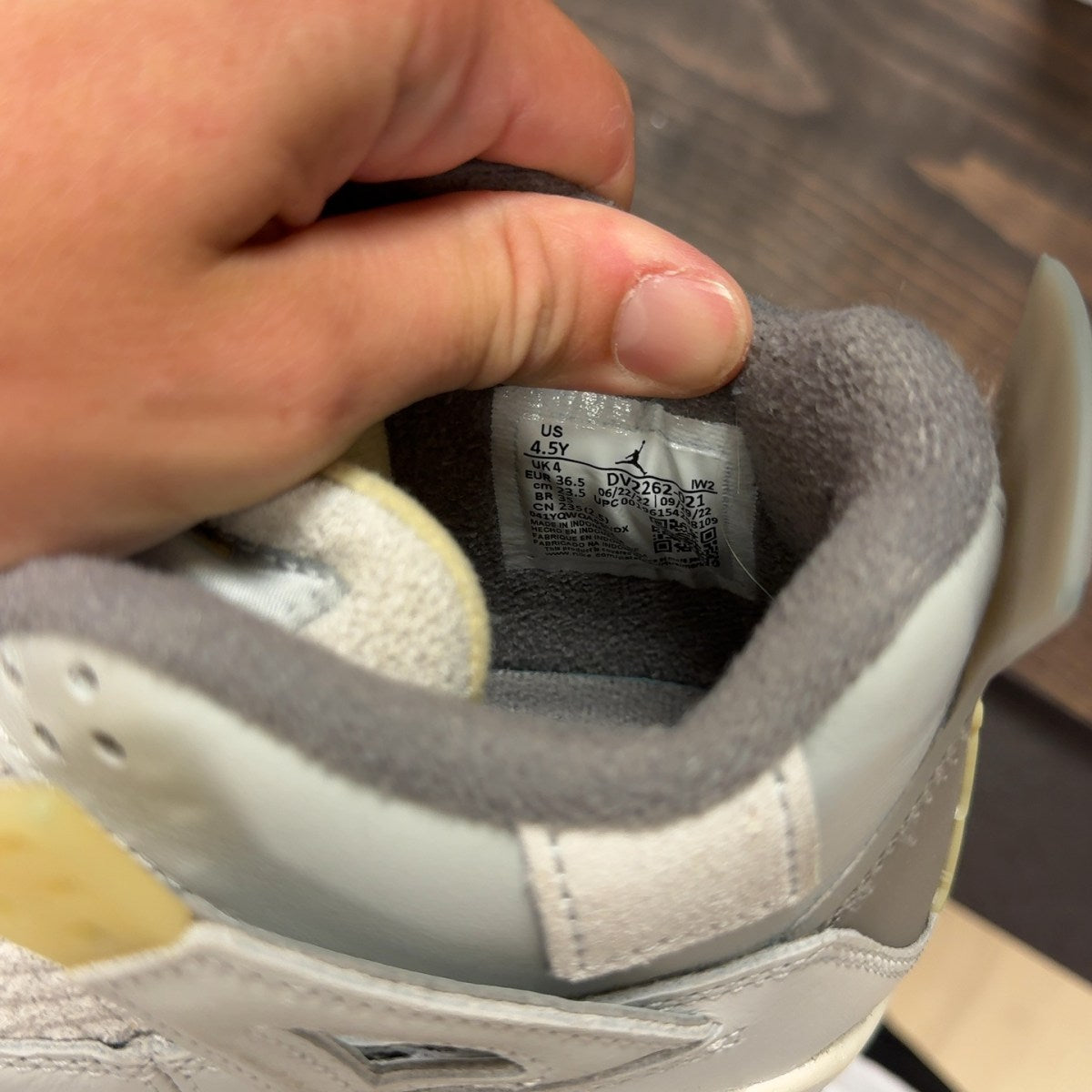 Jordan 4 Retro SE Craft Photon Dust (GS) - Image 7