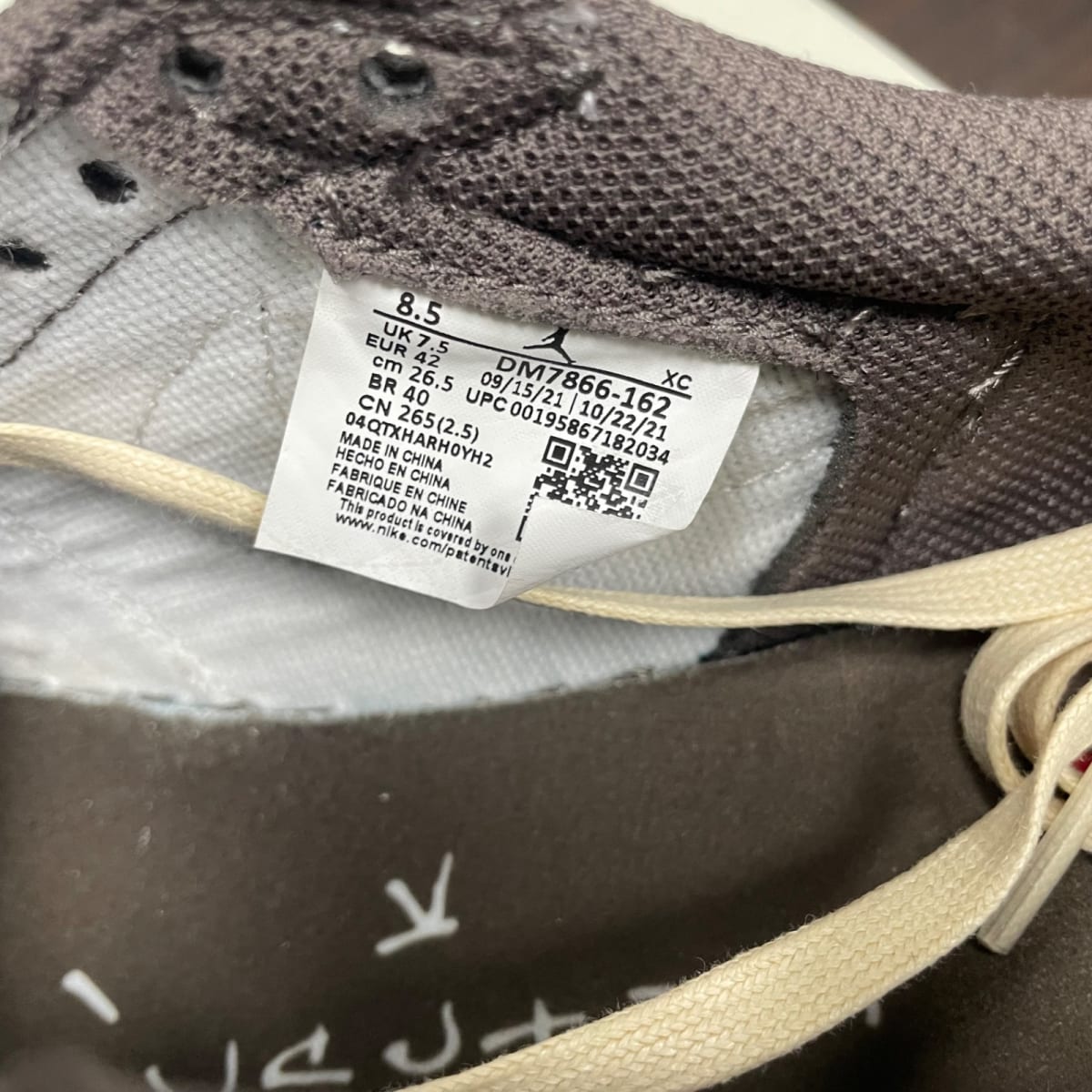 Jordan 1 Retro Low OG SP Travis Scott Reverse Mocha Size 8.5 - box