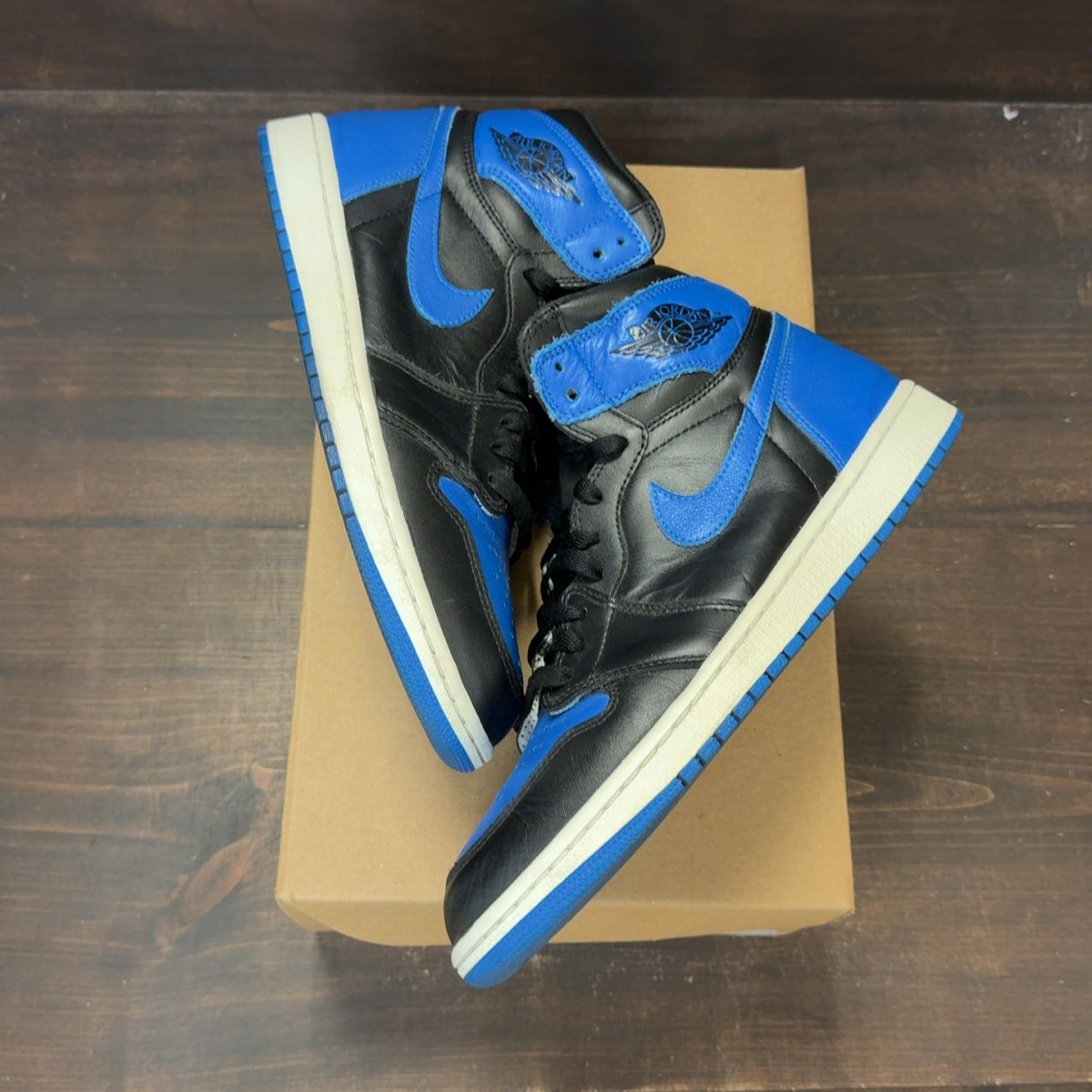 Jordan 1 Retro Royal (2017) Size 10 (Pre-Owned) - Image 2