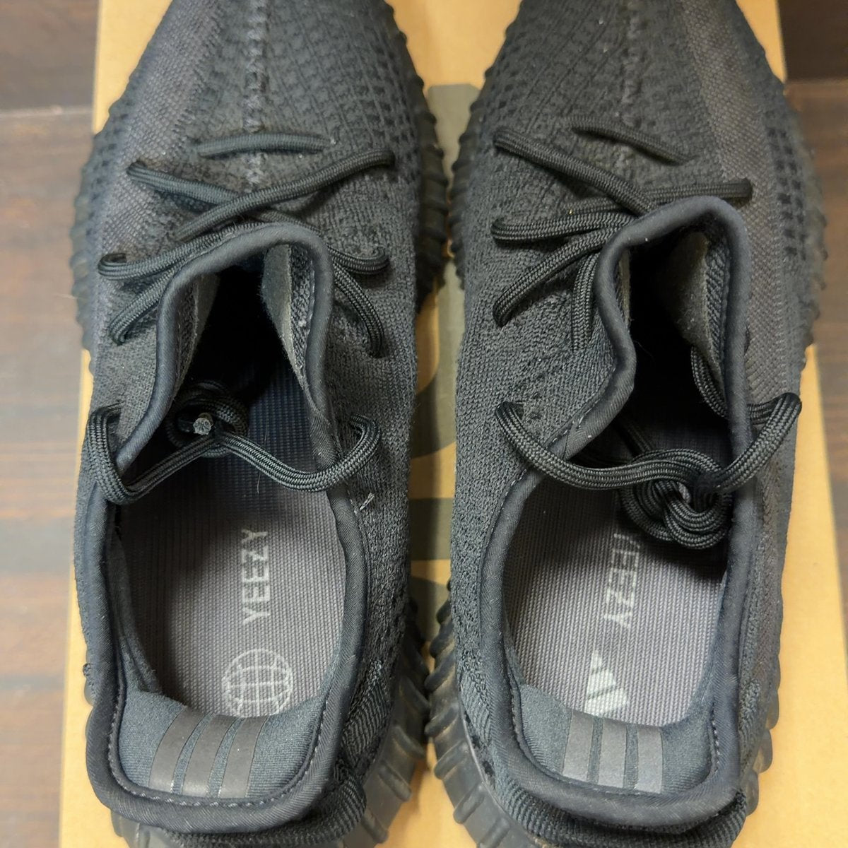 adidas Yeezy Boost 350 V2 Onyx Size 9.5 (Pre-Owned) - aux