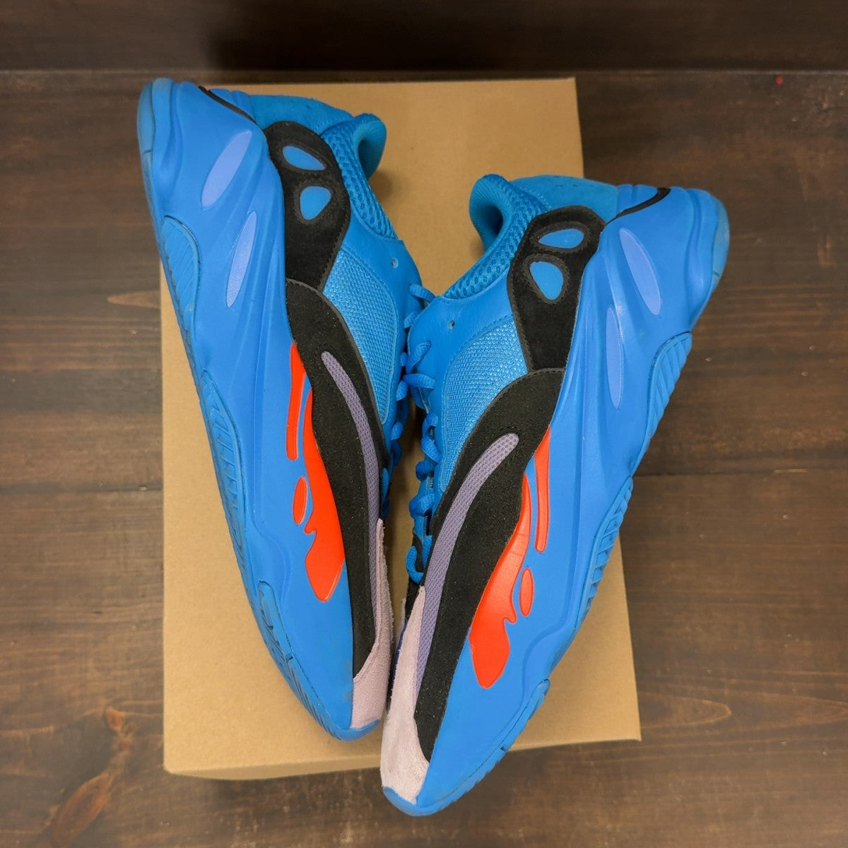 adidas Yeezy Boost 700 Hi-Res Blue Size 11 (Pre-Owned) - Image 2
