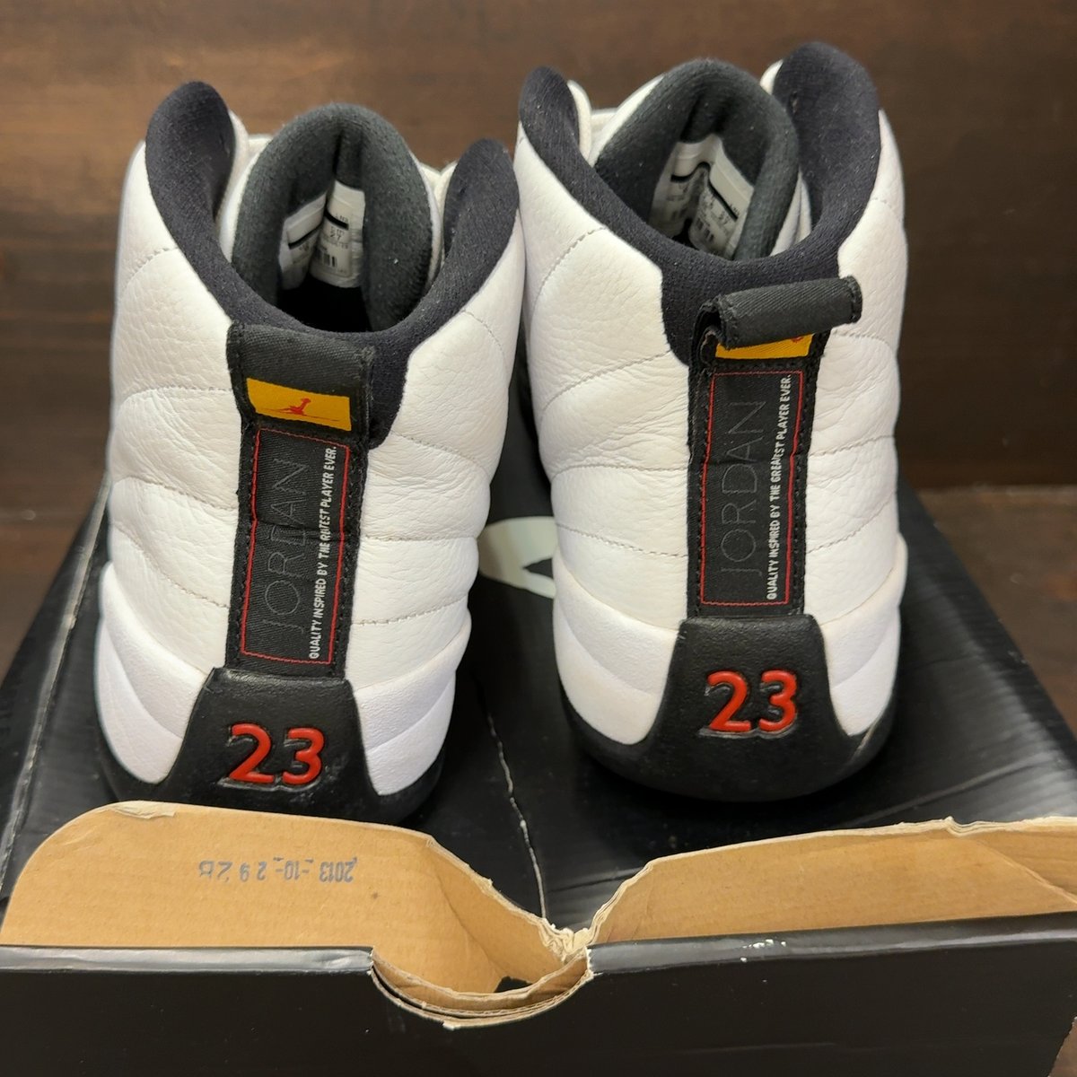 Jordan 12 Retro Taxi (2013) Size 9 (Pre-Owned) - aux