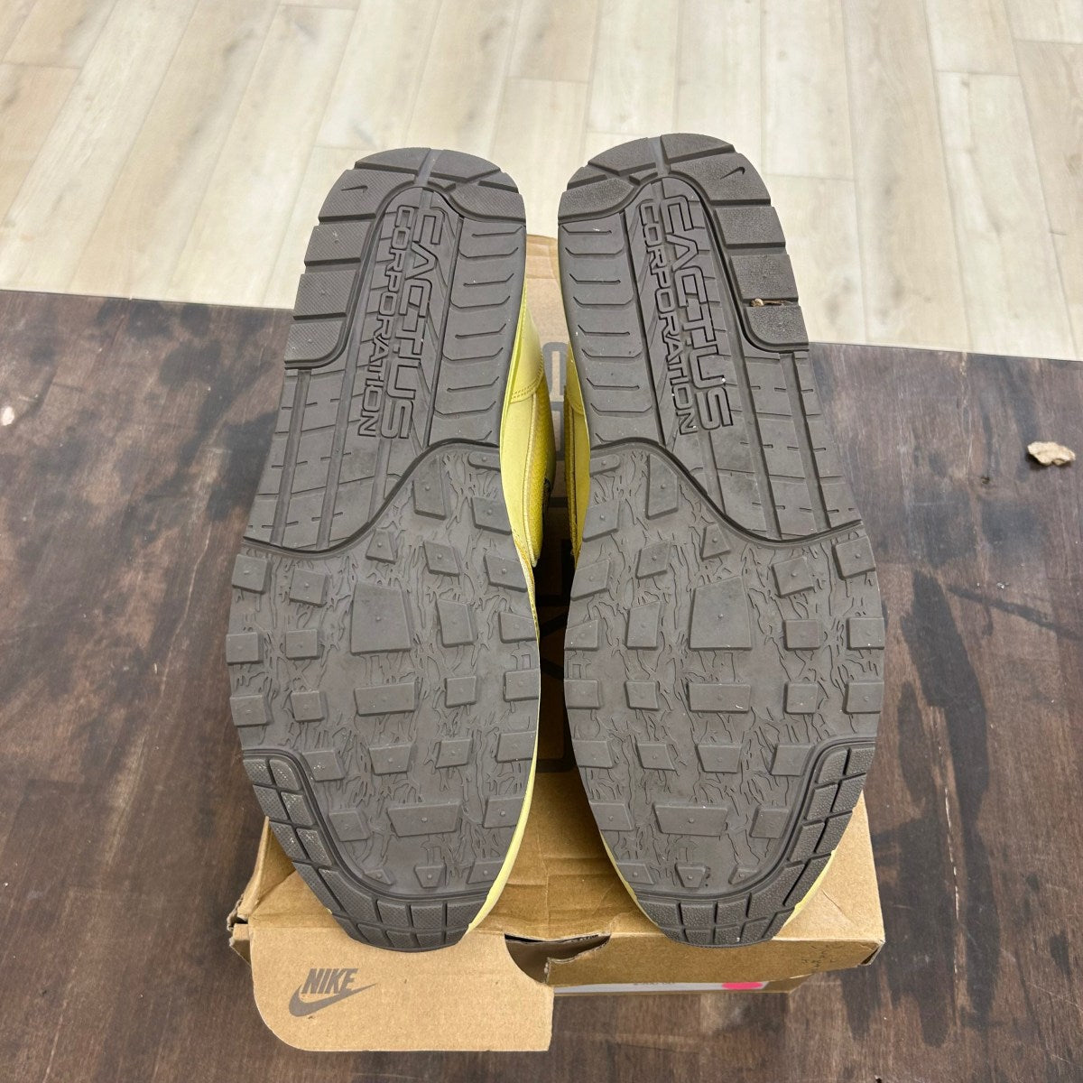 Nike Air Max 1 Travis Scott Cactus Jack Saturn Gold - Image 5
