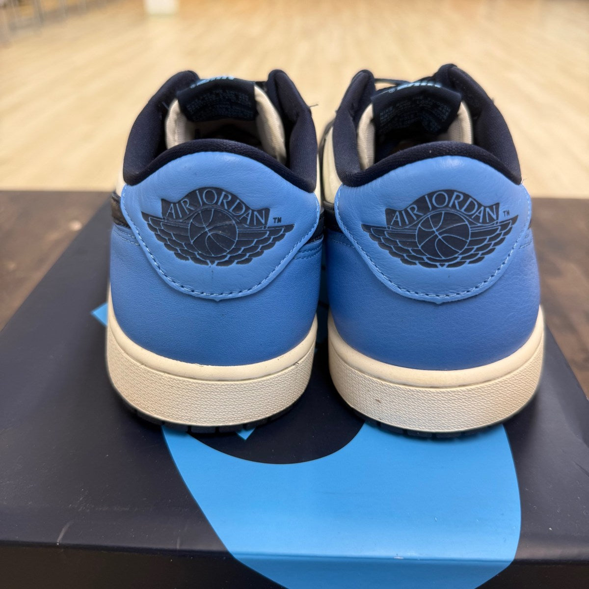 Jordan 1 Low OG Obsidian UNC - Image 3