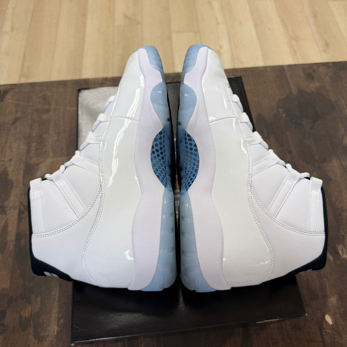 Jordan 11 Retro Legend Blue (2024) - Image 4