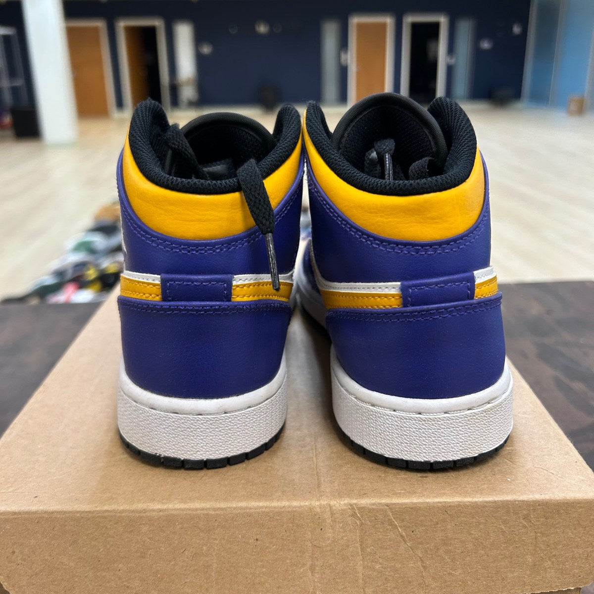 Jordan 1 Mid Lakers (2022) (GS) Size 4Y (Pre-Owned) - Image 4