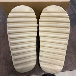 adidas Yeezy Slide Bone (2022/2023 Restock) - Image 3
