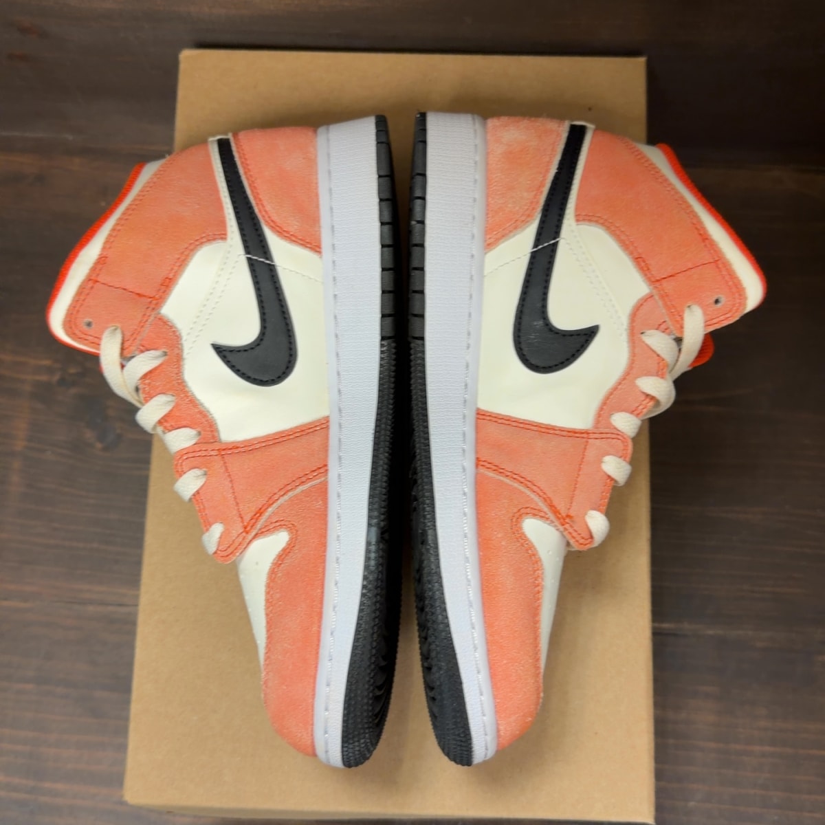 Jordan 1 Mid SE Orange Suede (GS) Size 6.5Y (Pre-Owned) - Image 4