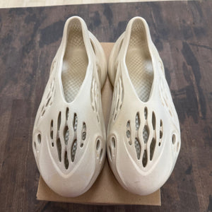 adidas Yeezy Foam RNNR Sand - Image 2