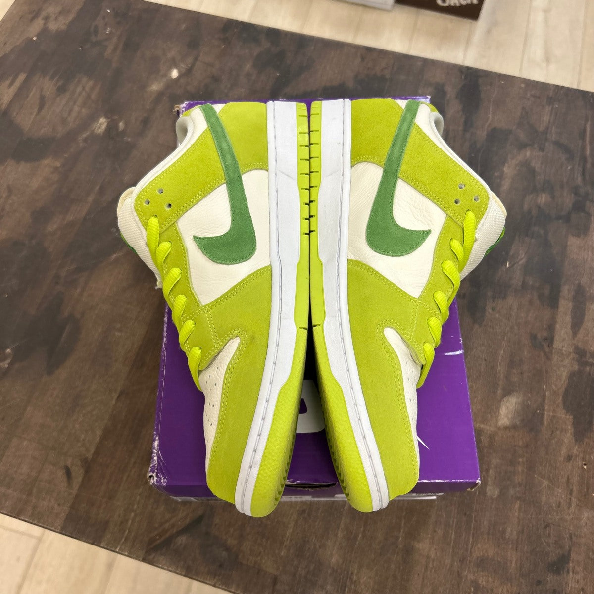 Nike SB Dunk Low Green Apple - Image 3