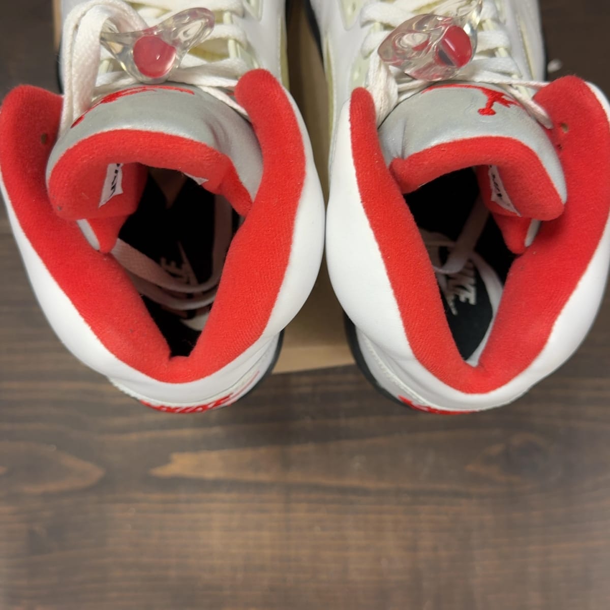 Jordan 5 Retro Fire Red Silver Tongue (2020) Size 9.5 (Pre-Owned) - aux