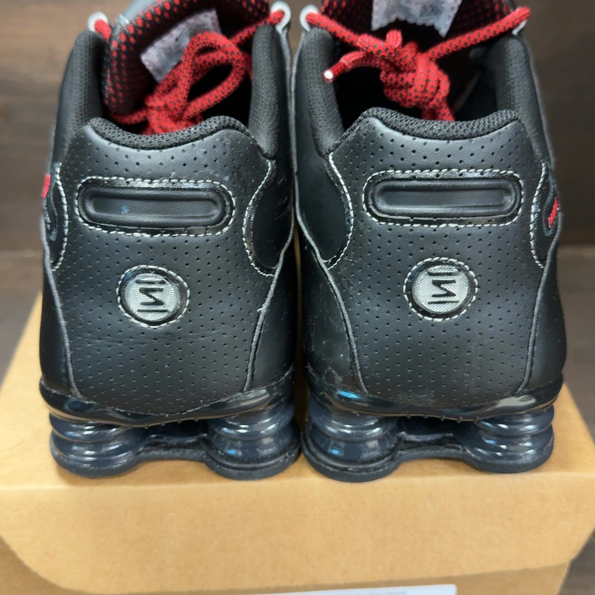 Nike Shox NZ Black Varsity Red Size 11.5 (Pre-Owned) - aux