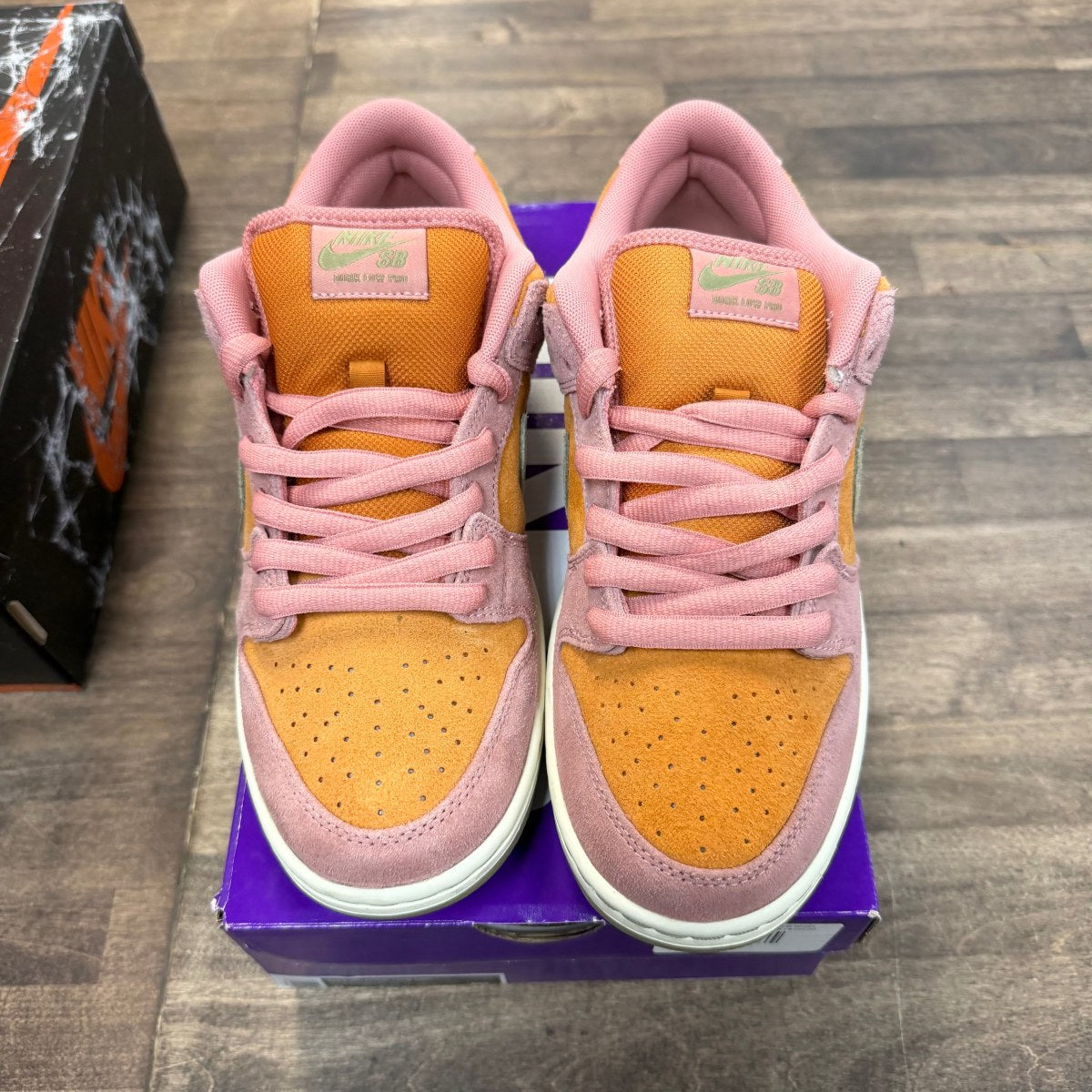 Nike SB Dunk Low Red Stardust - Image 2