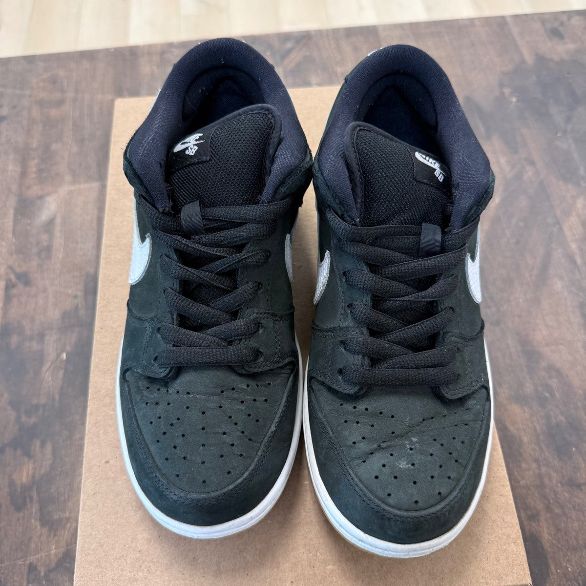 Nike SB Dunk Low Pro Black Gum Size 7 (Pre-Owned) - Image 2