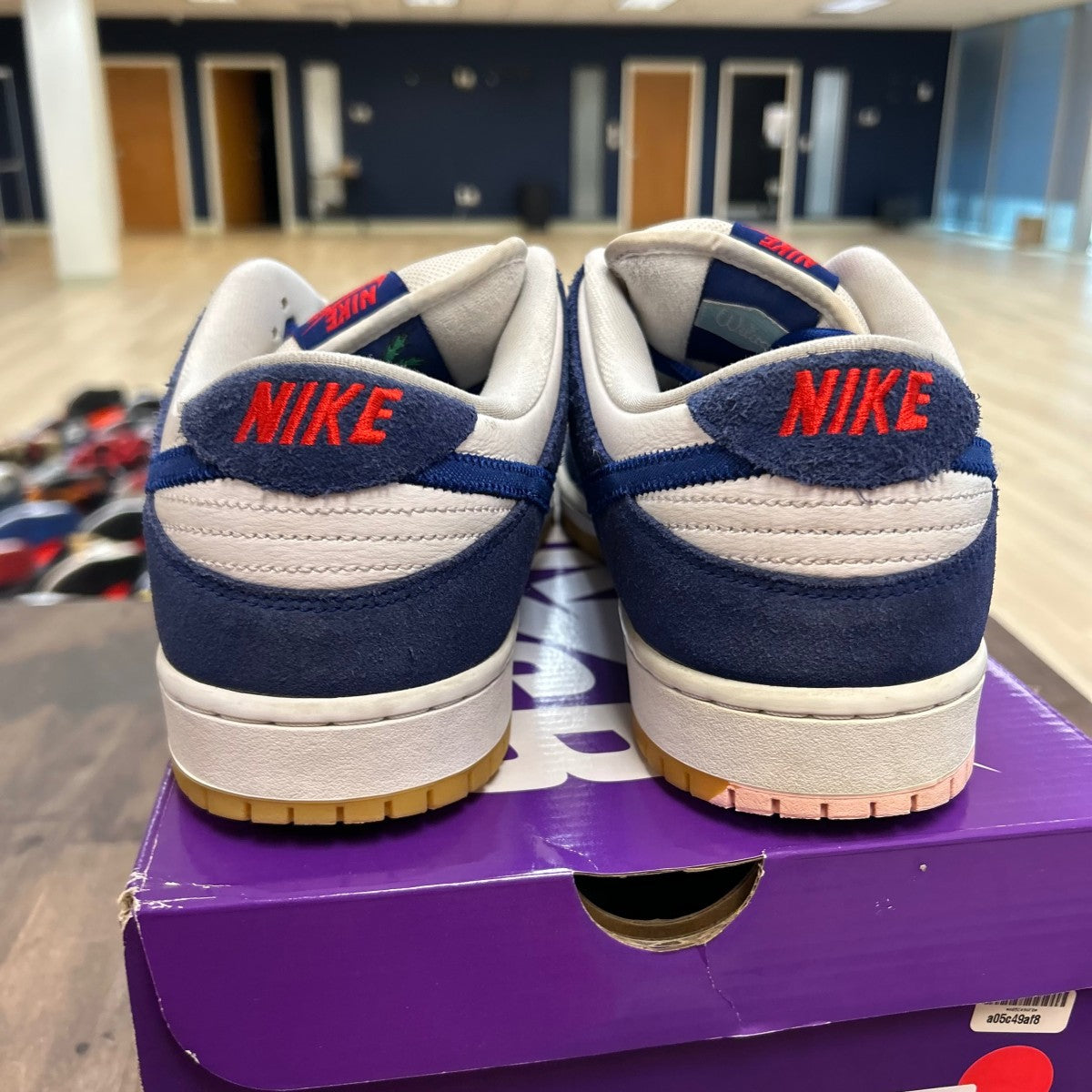 Nike SB Dunk Low Los Angeles Dodgers - Image 4