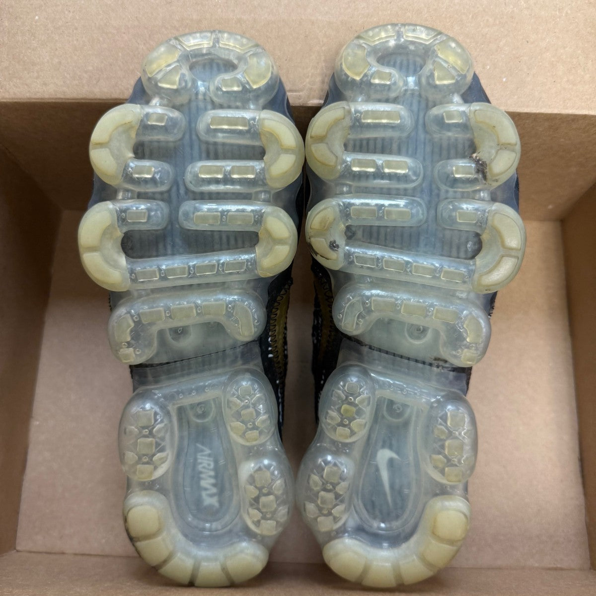 Nike Air VaporMax Off-White Black (2018) Size 6 (Pre-Owned) - Image 3