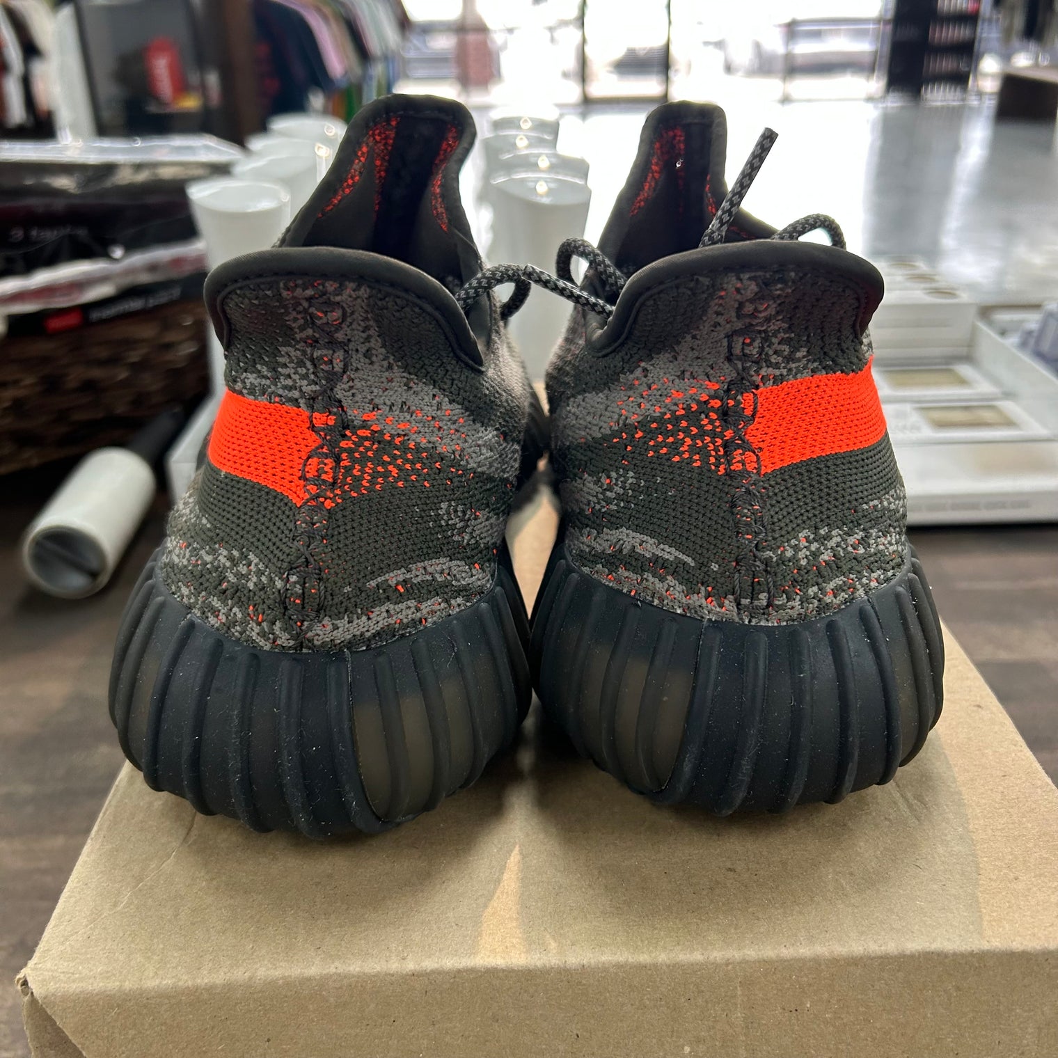 Carbon Beluga Yeezy 350 (USED,No Box)