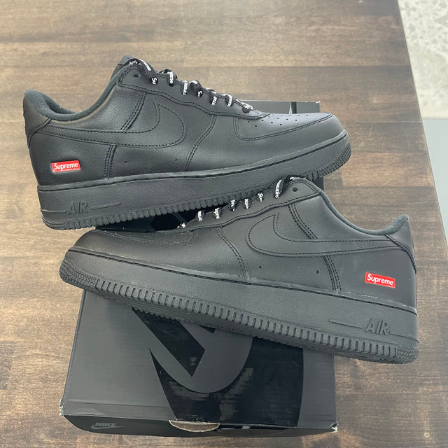 Black Supreme Nike Air Force 1 (USED)