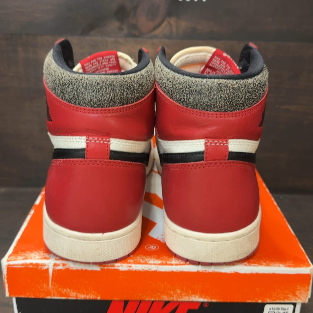 Jordan 1 Retro High OG Chicago Lost and Found Size 12 (Pre-Owned) - aux