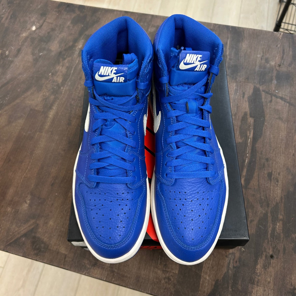 Jordan 1 Retro High Hyper Royal - Image 2