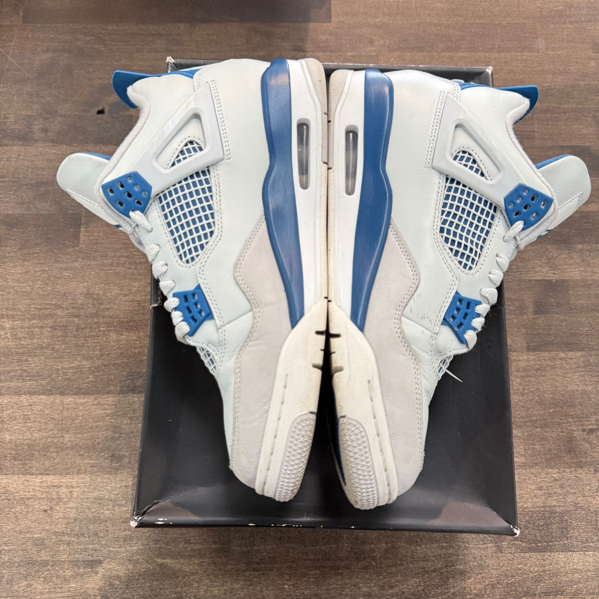 Jordan 4 Retro Military Blue (2024) - Image 2