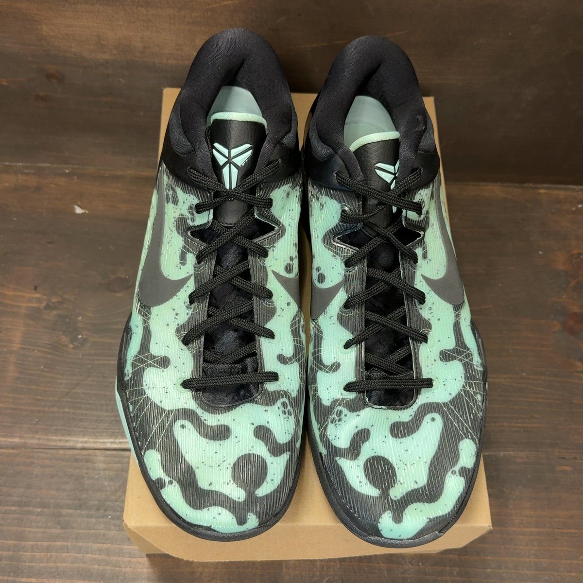 Nike Kobe 7 Poison Dart Frog (Mint) Size 13 (Pre-Owned) - tag