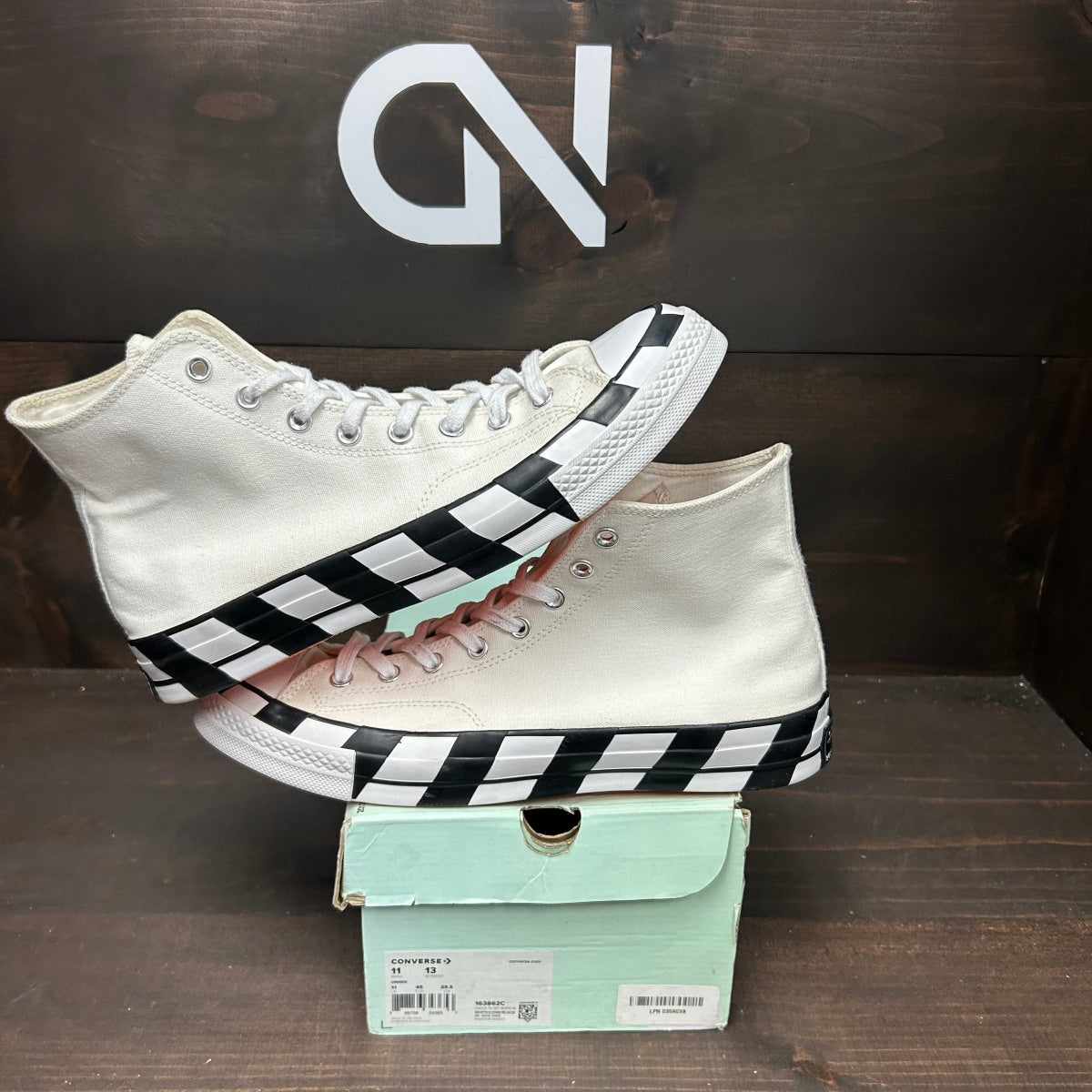 Converse Chuck Taylor All Star 70 Hi Off-White Size 11 (Pre-Owned) - Image 1