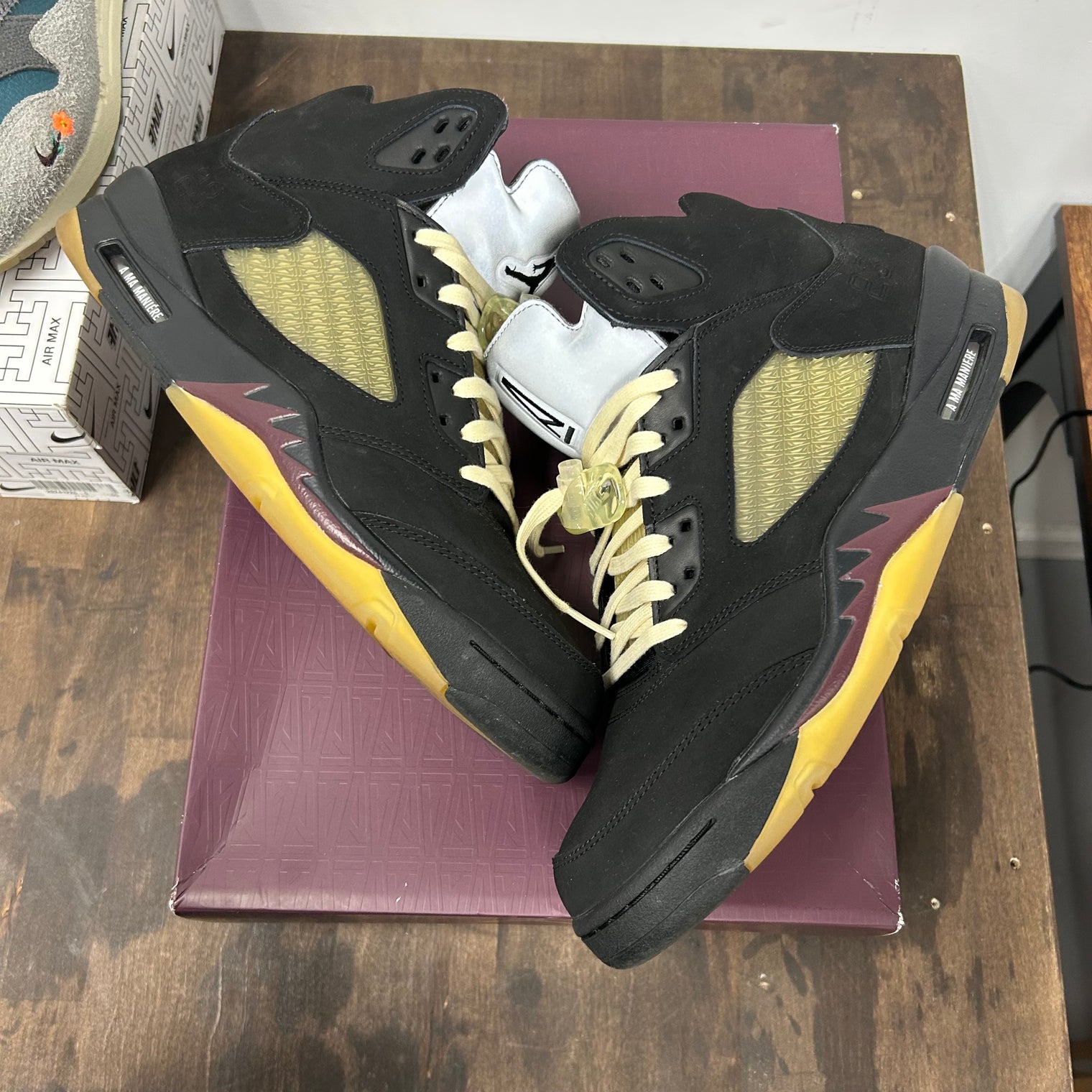 Dusk A Ma Maniere Jordan 5 (USED)