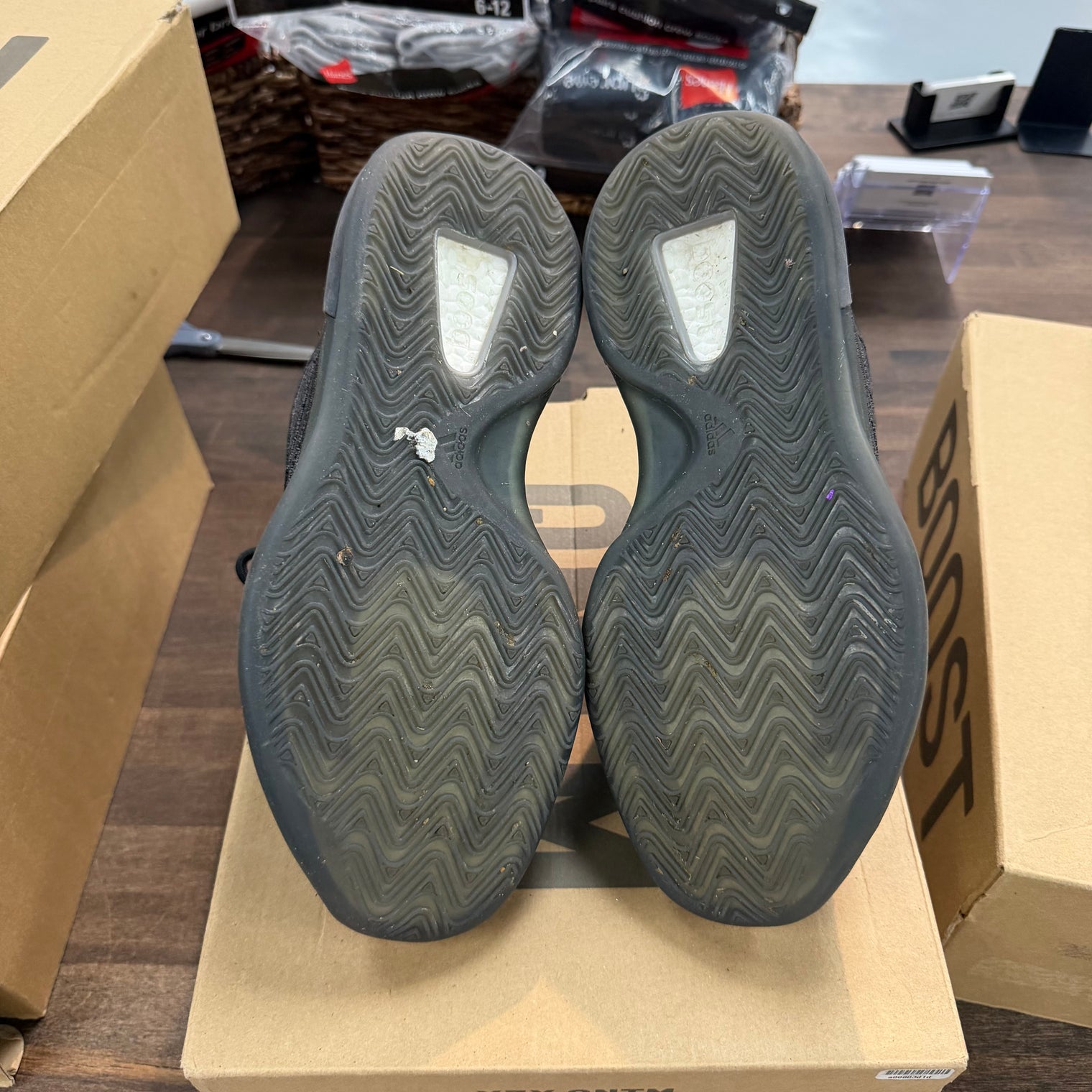 adidas Yeezy QNTM Onyx (US 9) (USED)