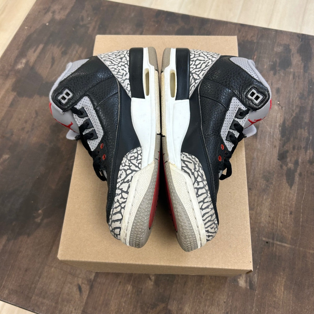Jordan 3 Retro Black Cement (2018) (GS) Size 6Y (Pre-Owned) - Image 3