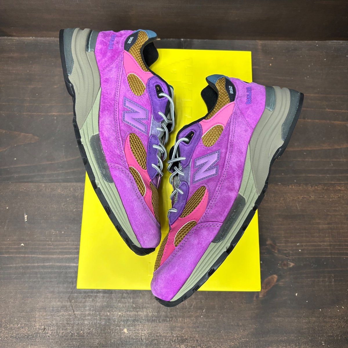 New Balance 992 MiUSA Action Bronson Digitalis Purpurea Size 10.5 (Pre-Owned) - back