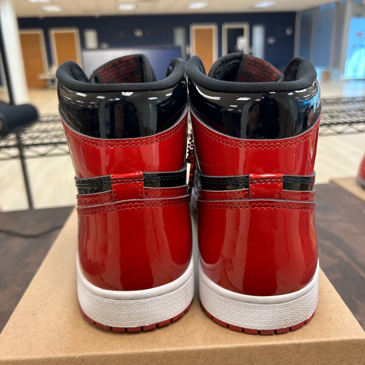 Jordan 1 Retro High OG Patent Bred Size 10 (Pre-Owned) - Image 4