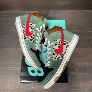 Nike SB Dunk High Dog Walker - Image 2