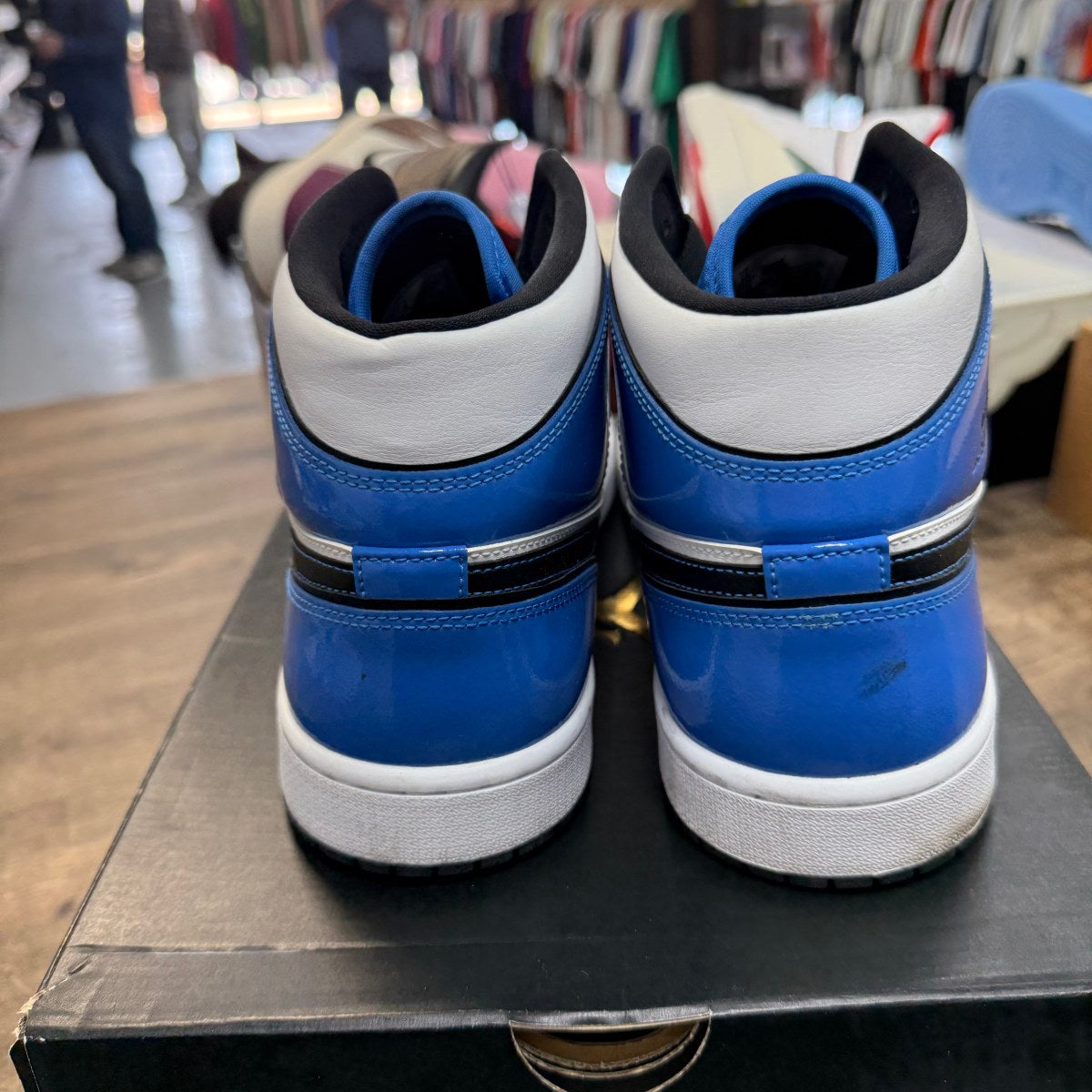 Jordan 1 Mid Signal Blue Size 13 (Pre-Owned) - Image 4
