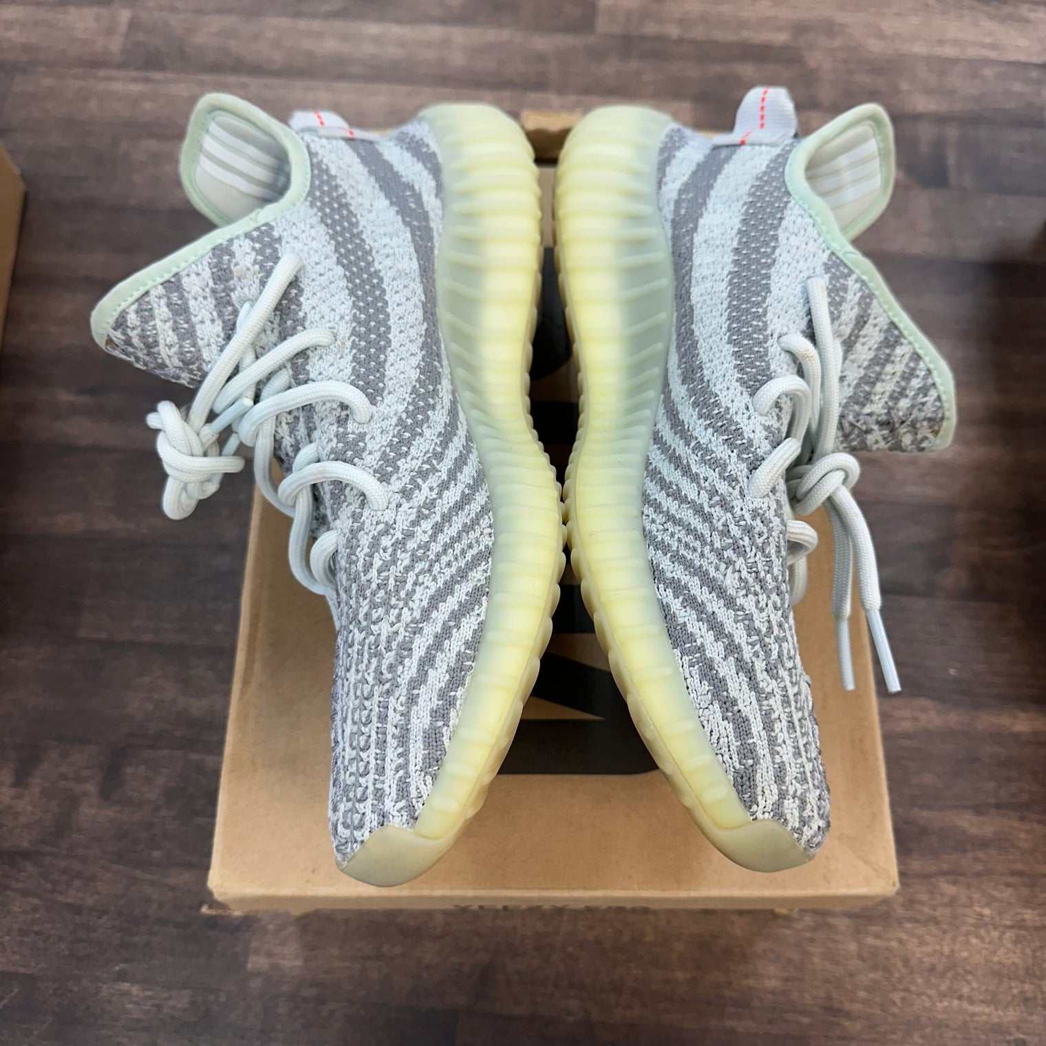 Blue Tint Yeezy 350 (USED,Replacement Box,No Insole)