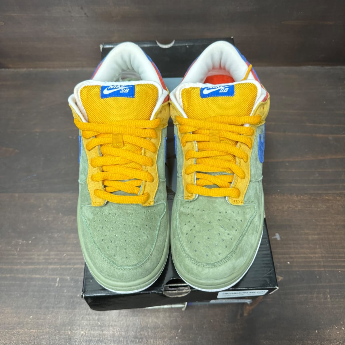 Nike SB Dunk Low Puff N Stuff Size 9.5 (Pre-Owned) - side