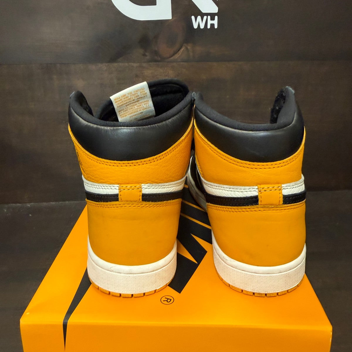 Jordan 1 Retro High OG Taxi Size 8.5 (Pre-Owned)