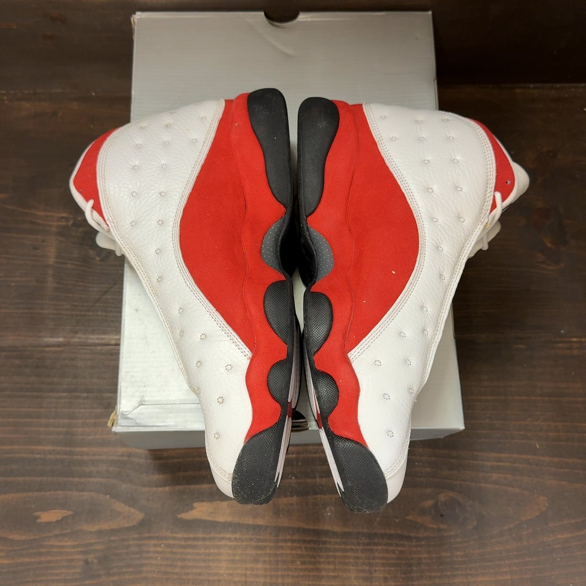 Jordan 13 Retro OG Chicago (2017) Size 12 (Pre-Owned) - aux