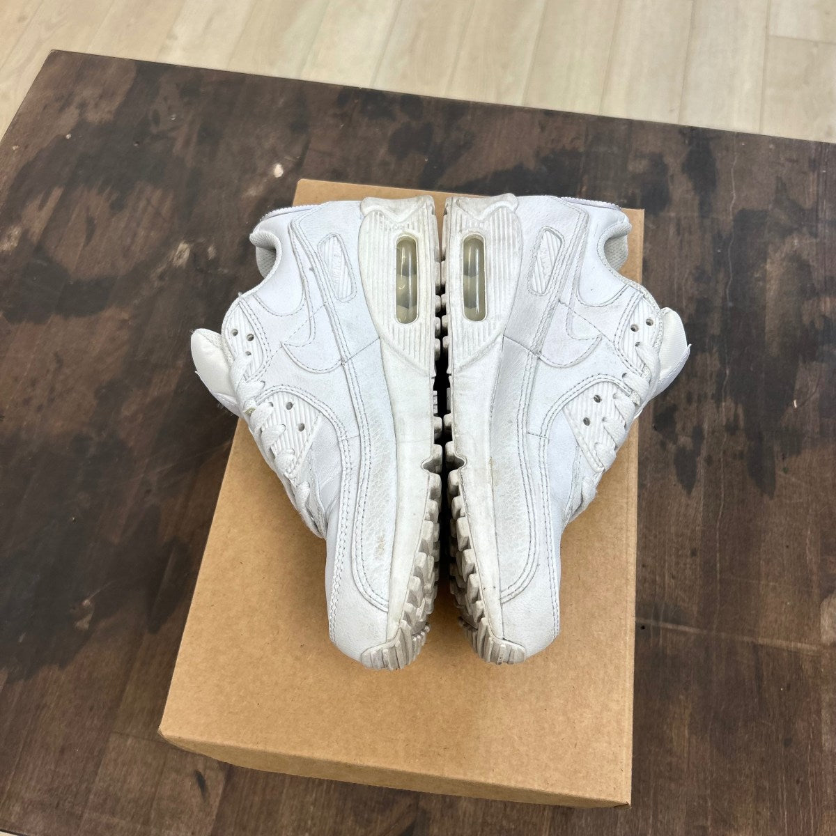 Nike Air Max 90 Leather Triple White Size 6.5 (Pre-Owned) - Image 3