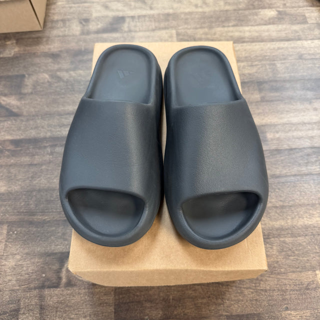 Onyx Yeezy Slide (USED, No Box)