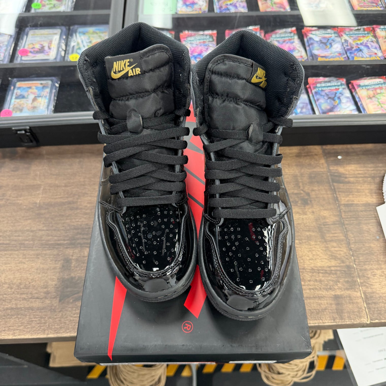 Black Metallic Gold Jordan 1 High 2020 (USED)