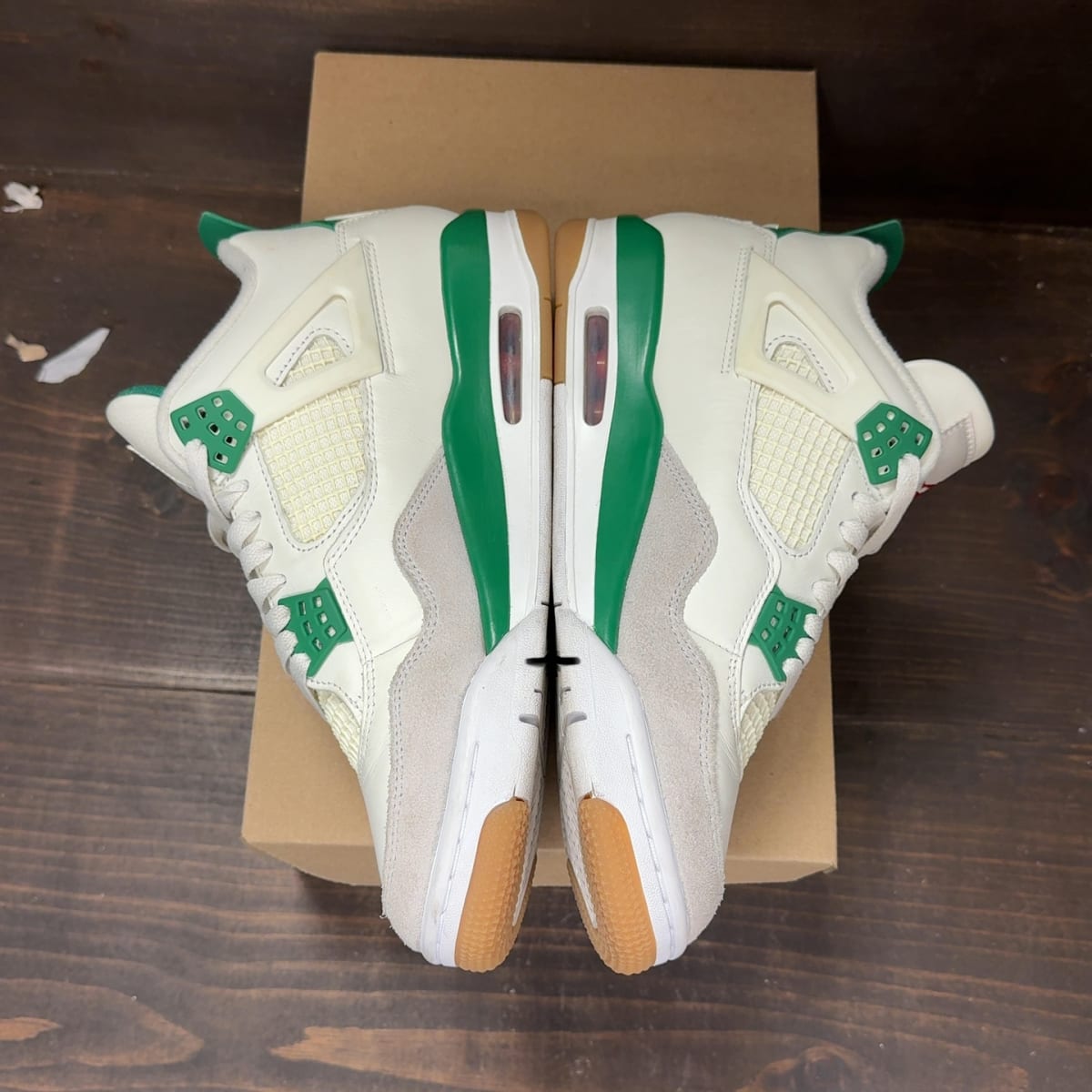 Jordan 4 Retro SB Pine Green Size 8.5 (Pre-Owned) - aux